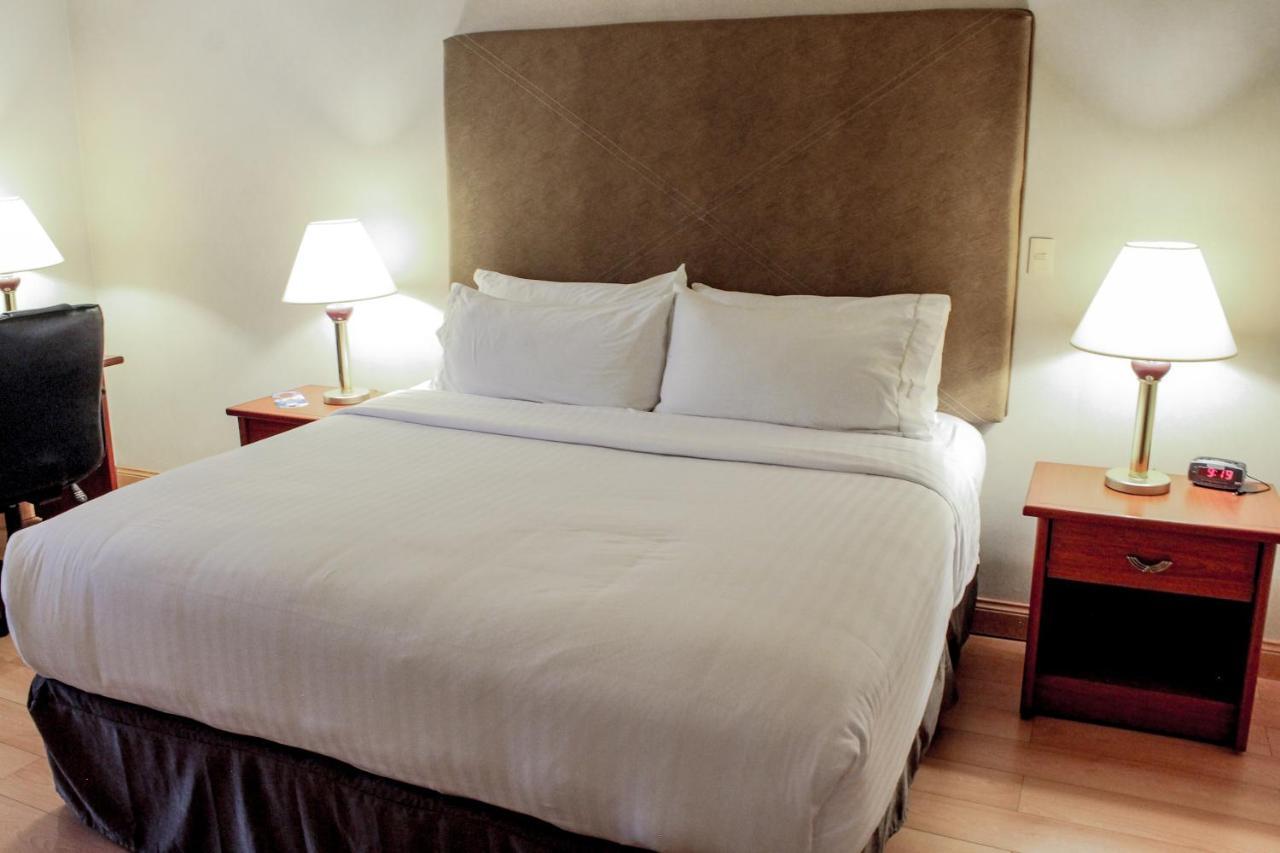 Holiday Inn Express Chihuahua, an IHG Hotel Bagian luar foto