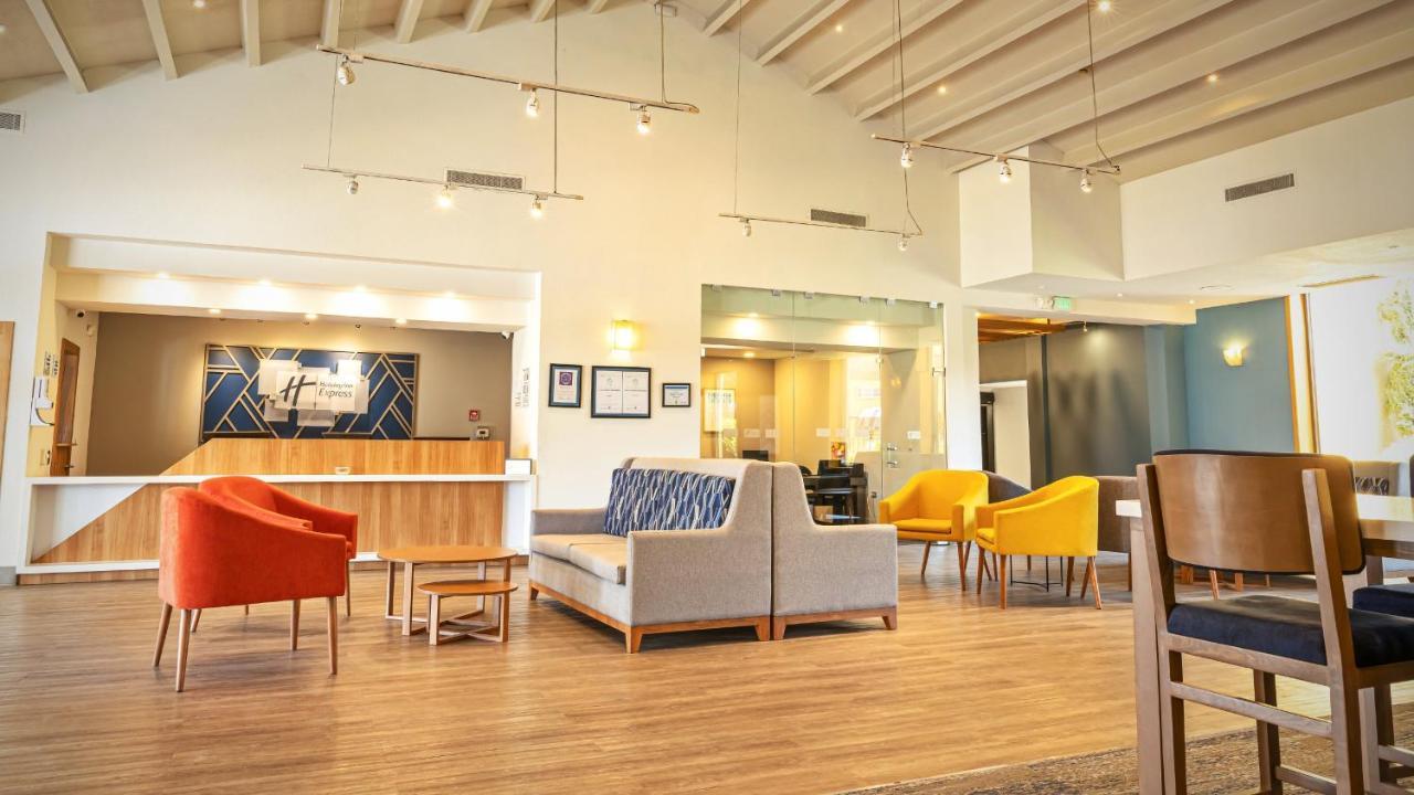 Holiday Inn Express Chihuahua, an IHG Hotel Bagian luar foto