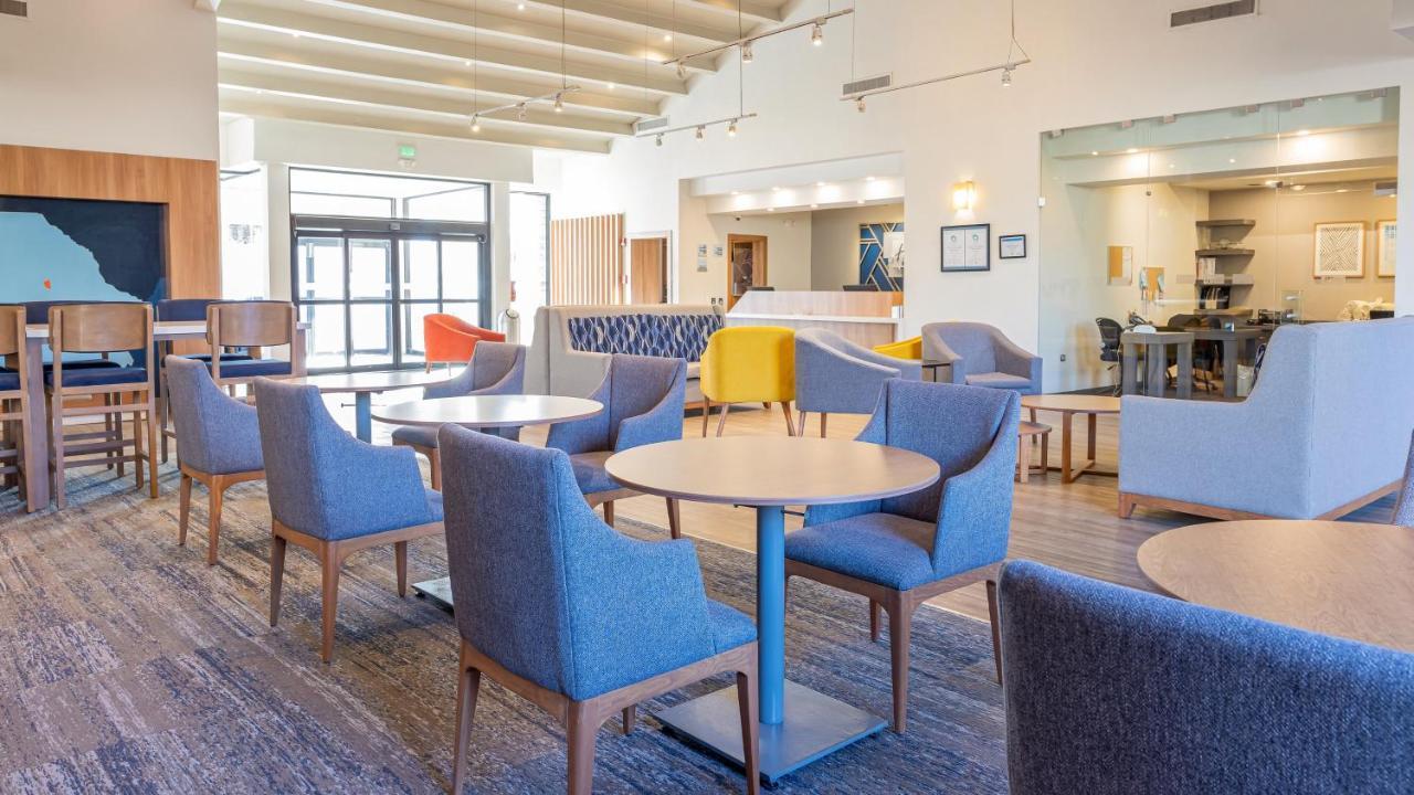 Holiday Inn Express Chihuahua, an IHG Hotel Bagian luar foto